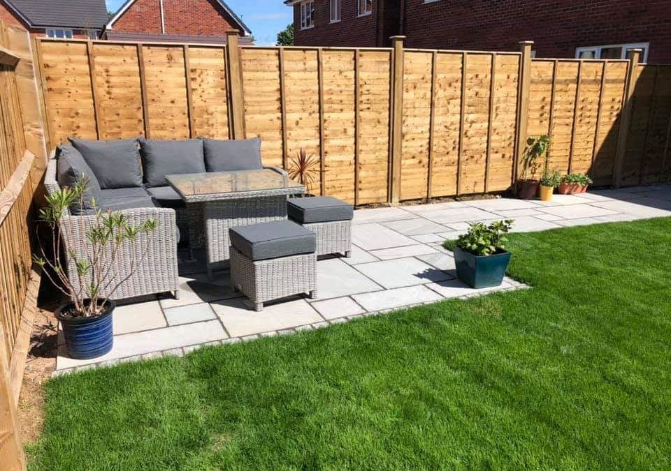 Landscaping: DIY vs Professional – Making the Right Choice for You